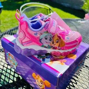 Paw Patrol girls light up shoes size 7 toddler